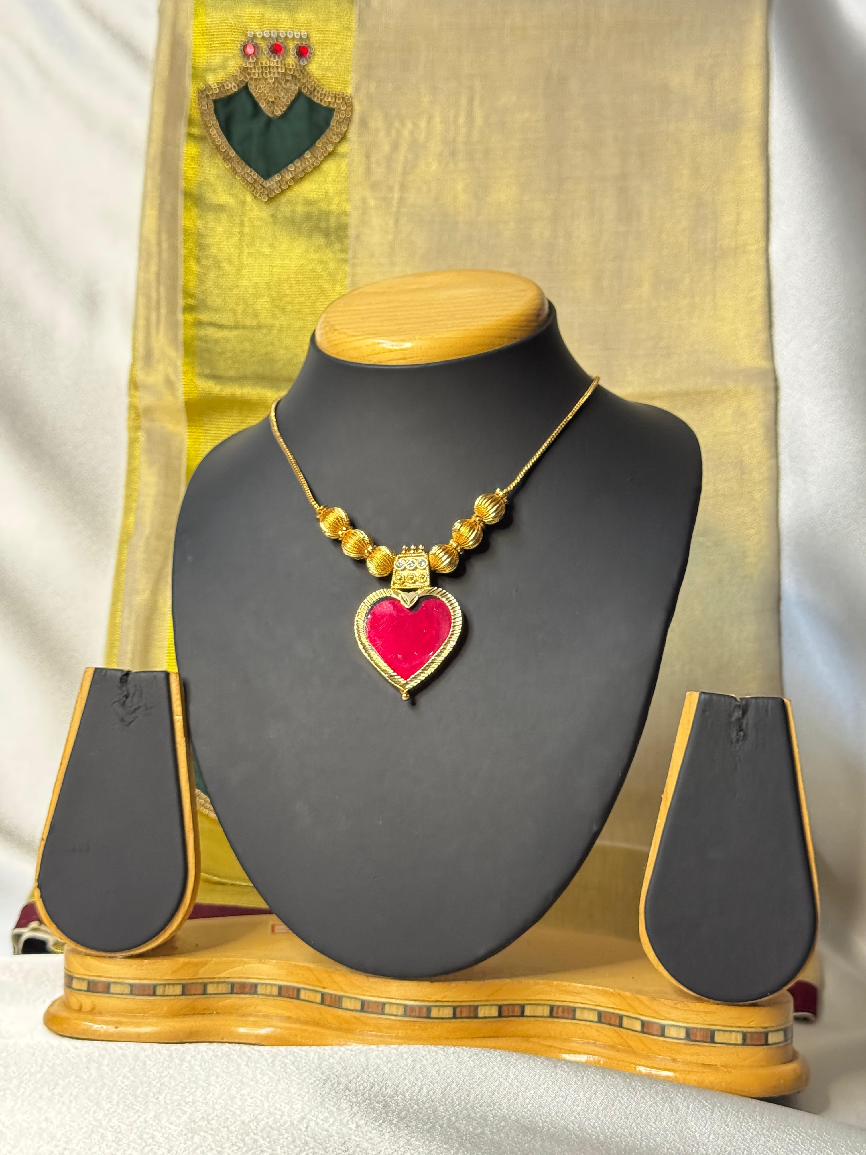 PALAKKA GOLD PLATED NECKLACE RUBY