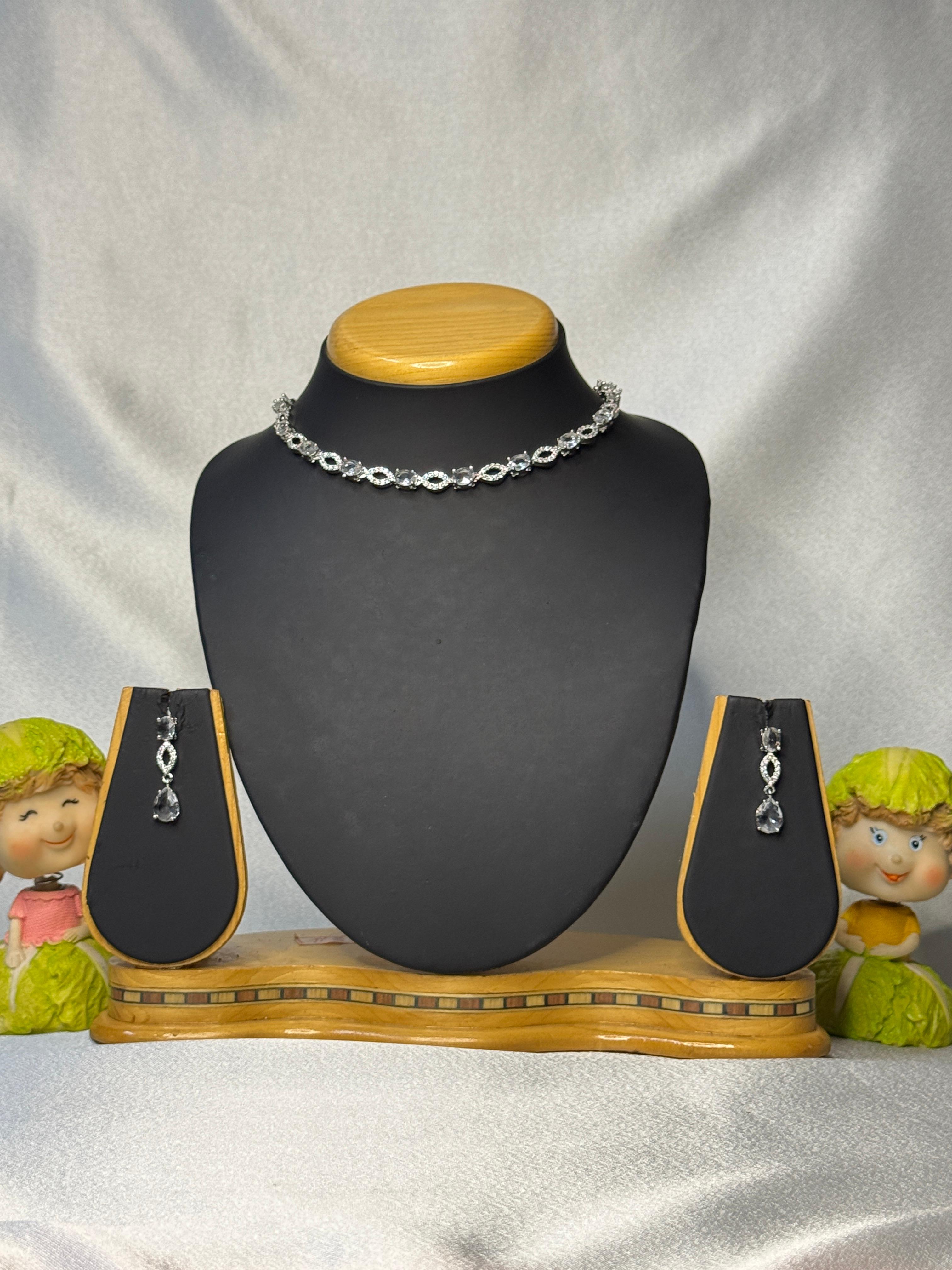 AD WHITE NECKLACE WITH EARRINGS 