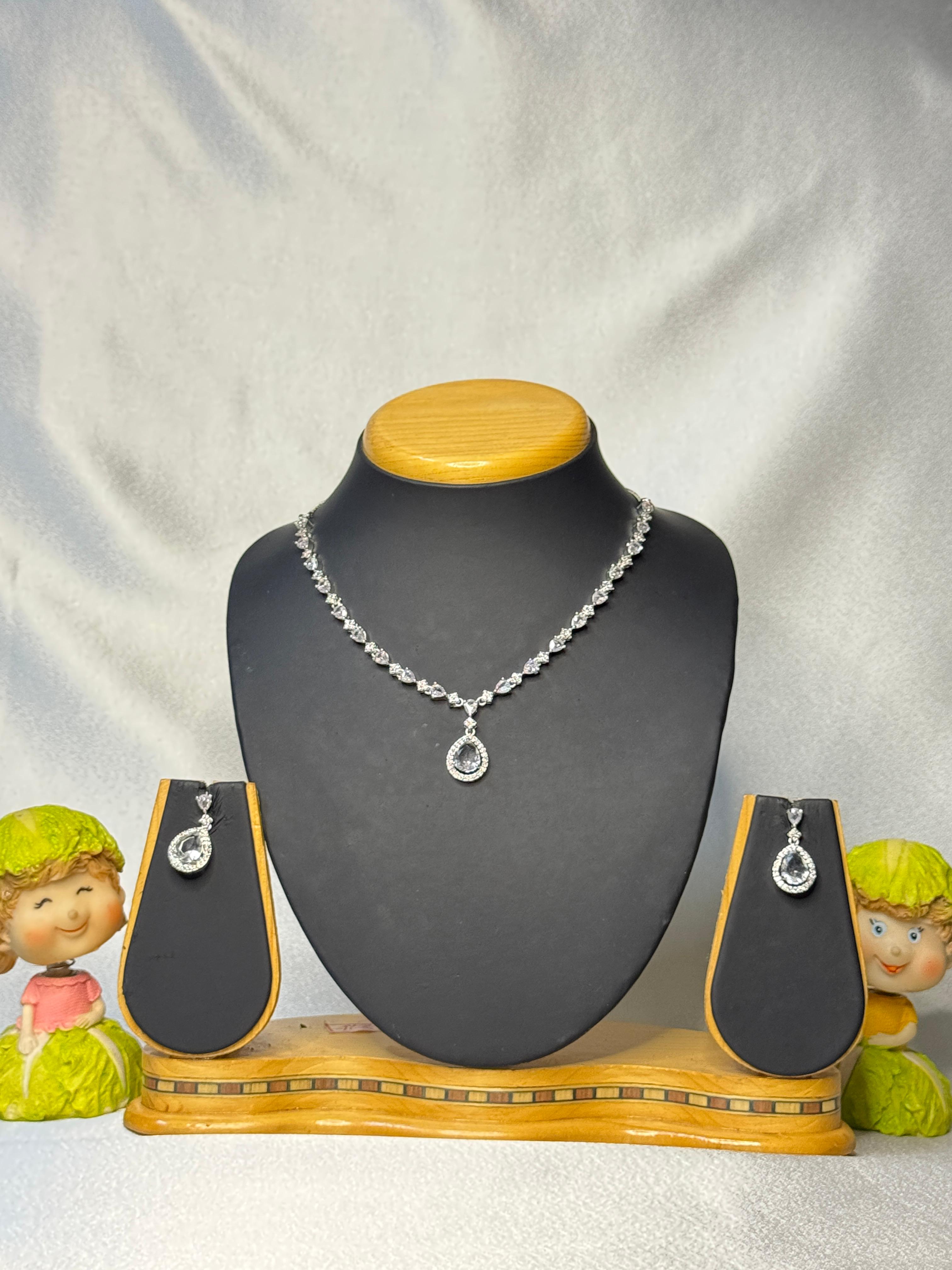 AD WHITE NECKLACE WITH EARRINGS 