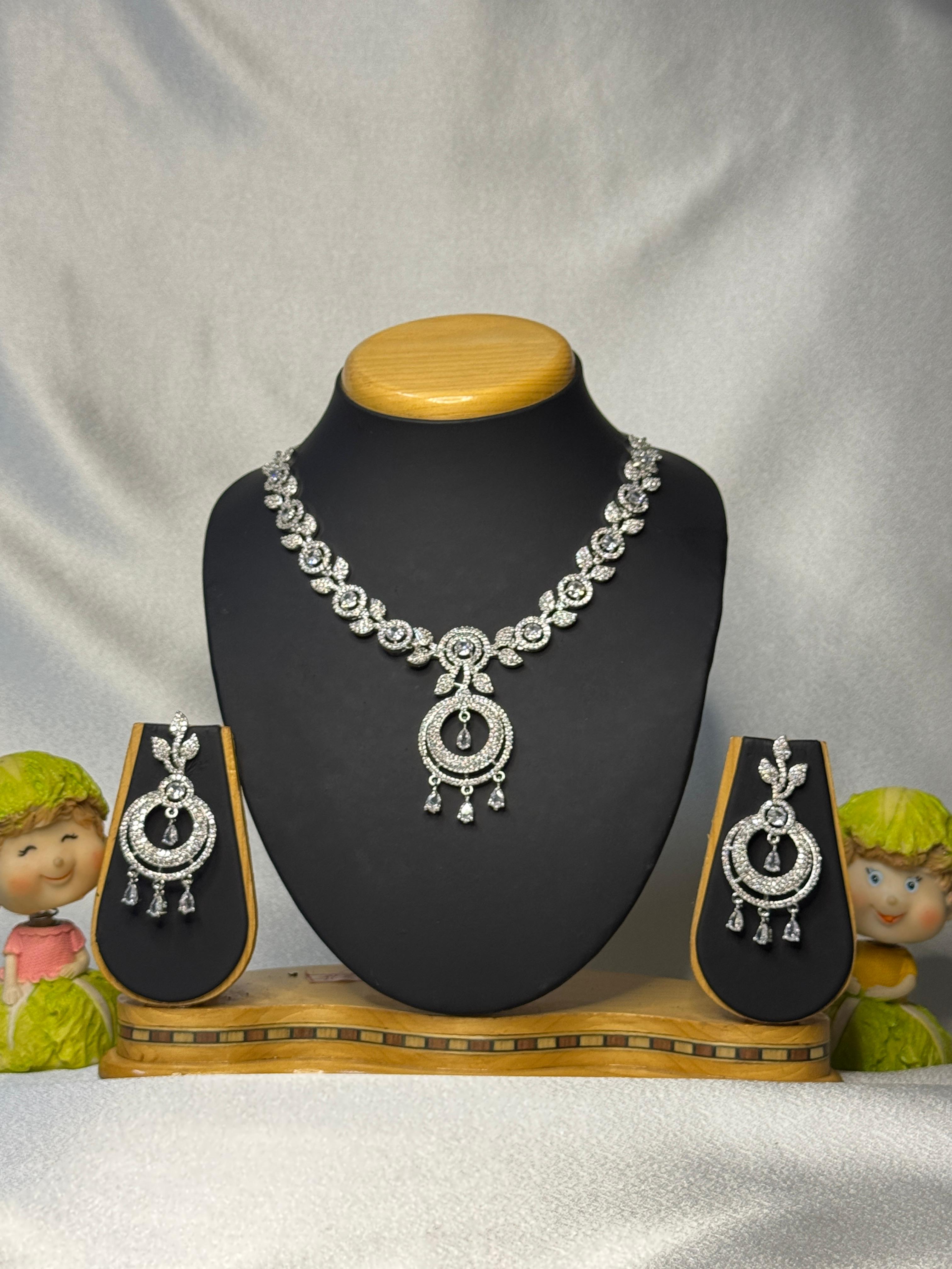 AD WHITE NECKLACE WITH EARRINGS 