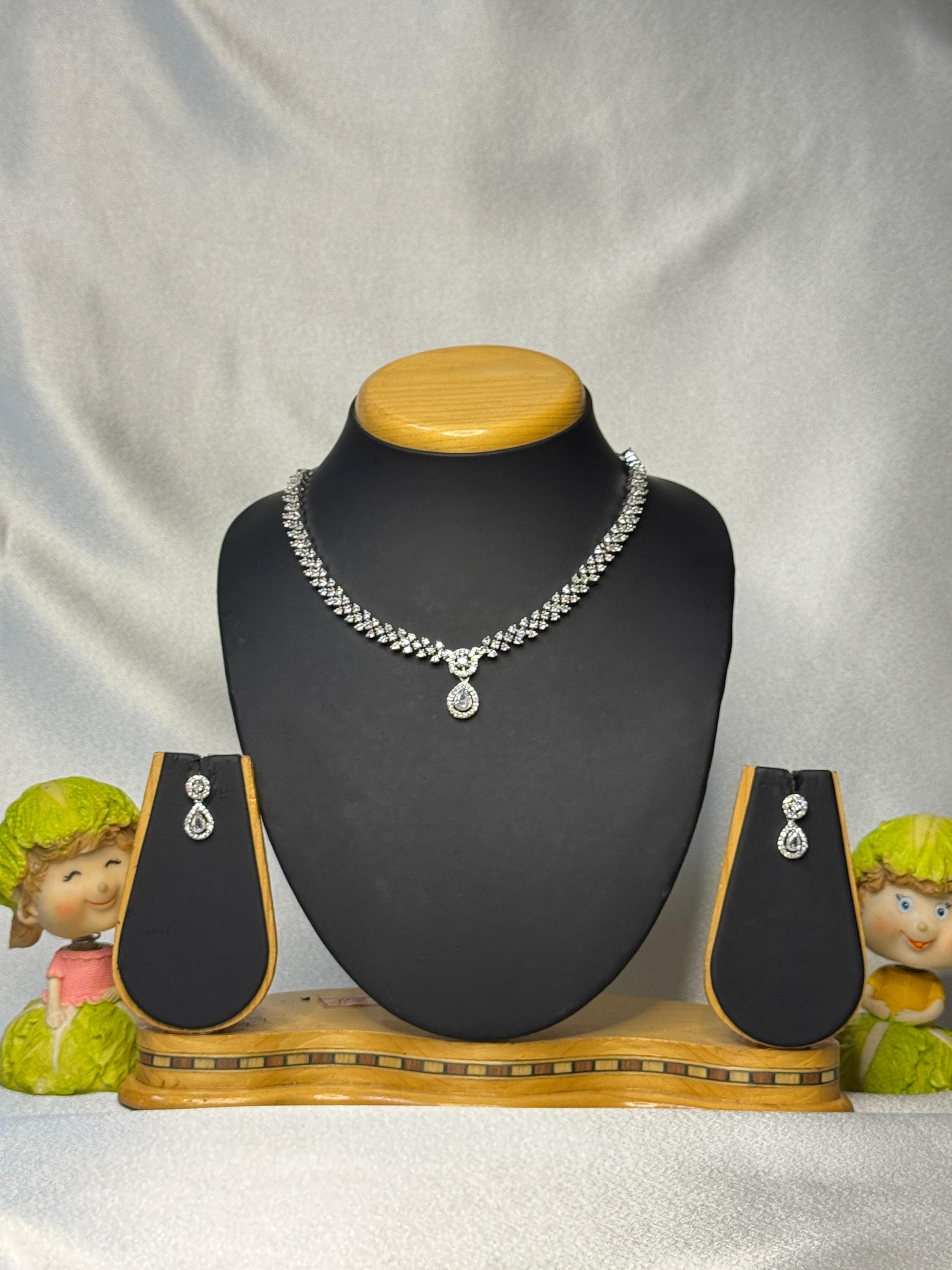 AD WHITE NECKLACE WITH EARRINGS 