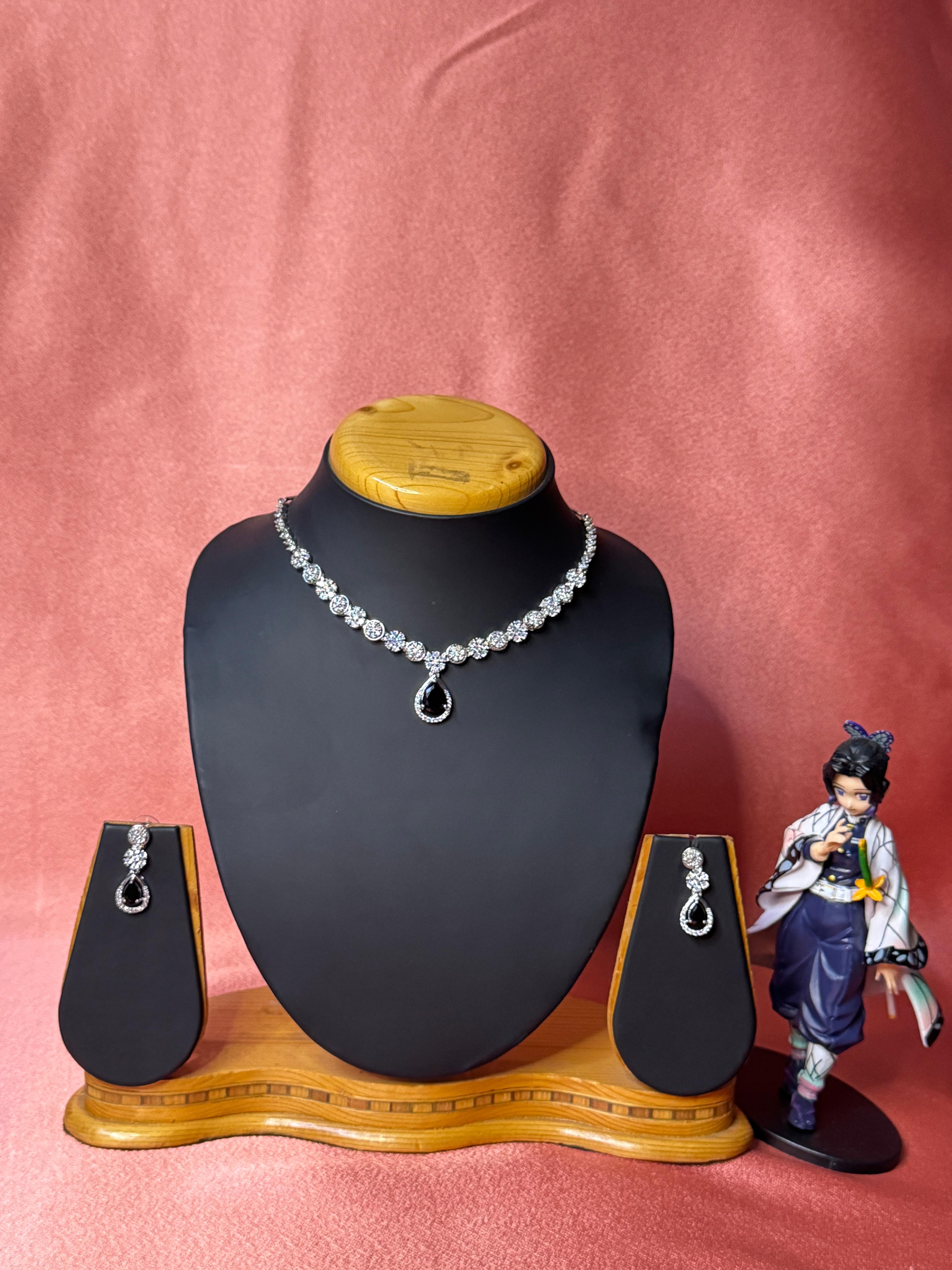 AD WHITE AND BLUE NECKLACE WITH EARRINGS