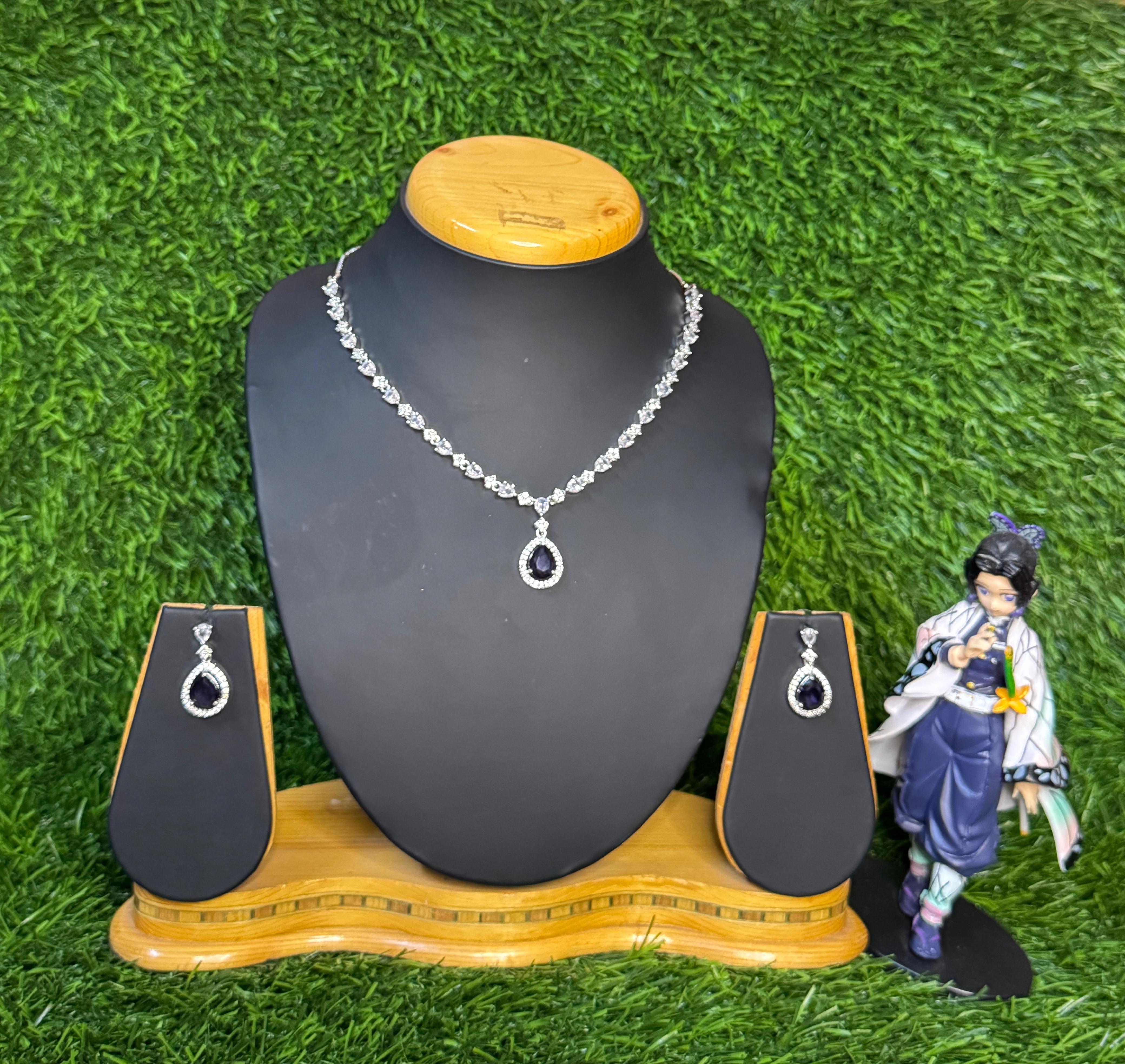 AD WHITE AND BLUE NECKLACE WITH EARRINGS