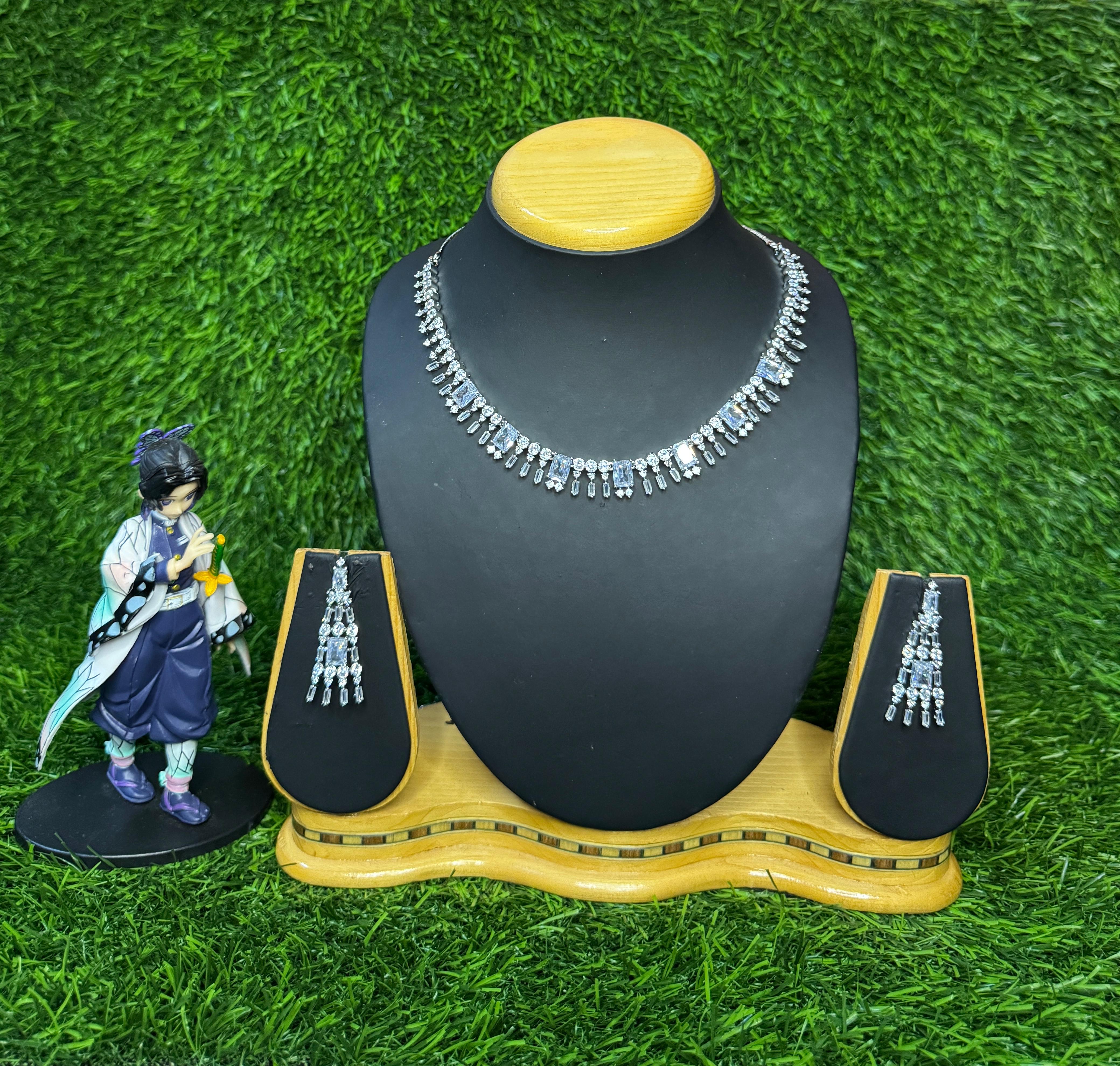 AD WHITE NECKLACE WITH EARRINGS 