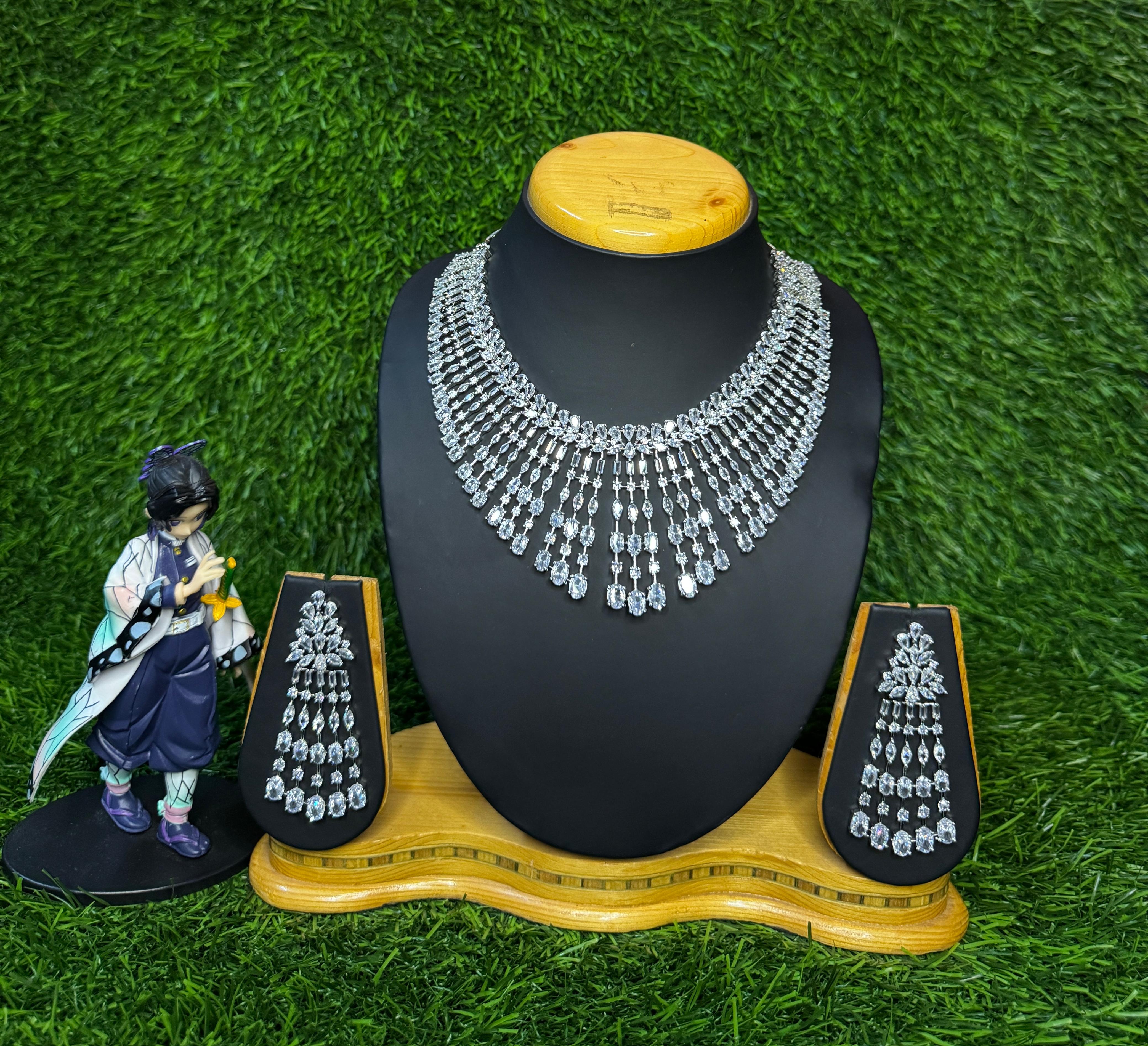 AD WHITE NECKLACE WITH EARRINGS 