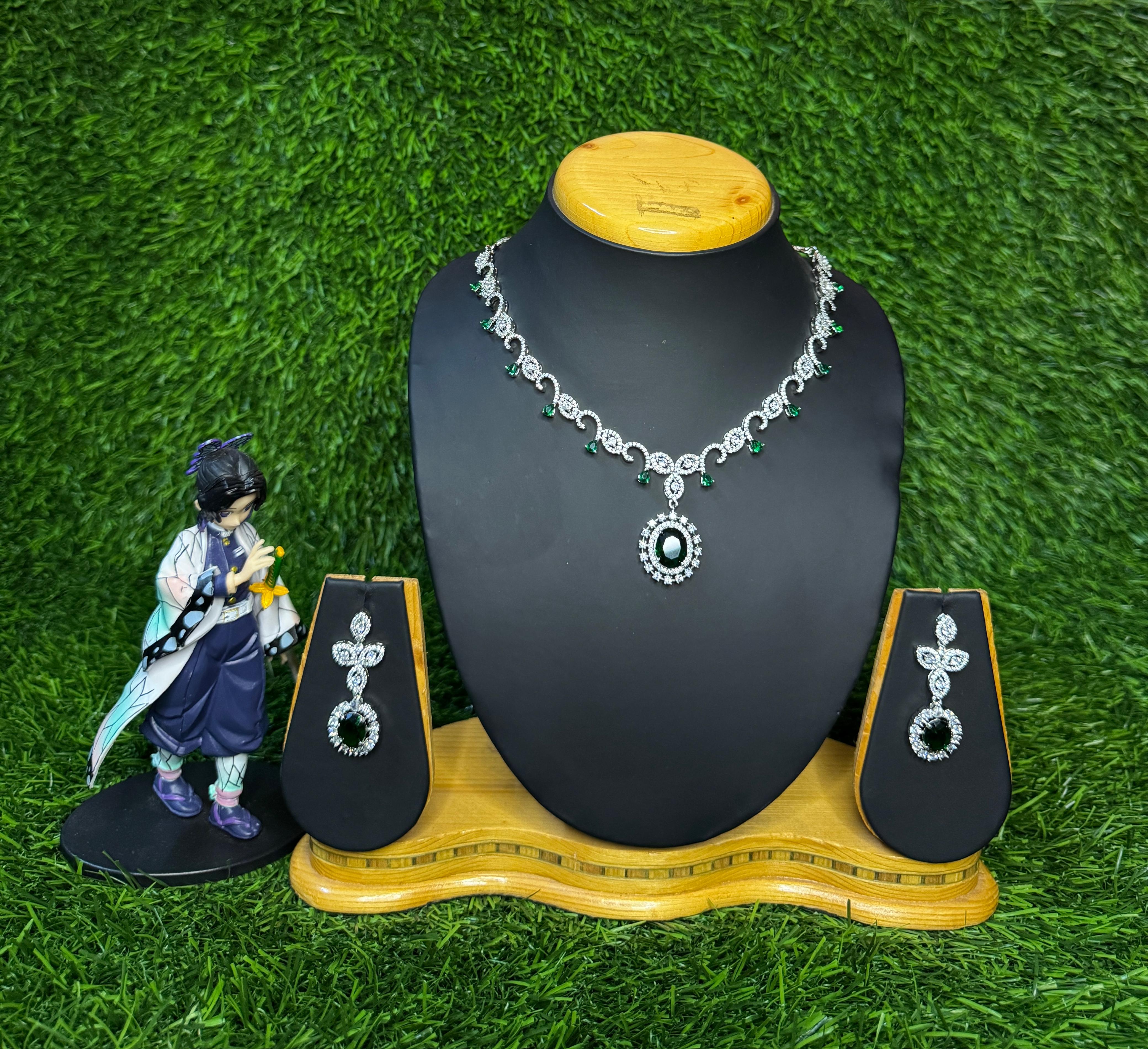 AD WHITE AND GREEN NECKLACE WITH EARRINGS