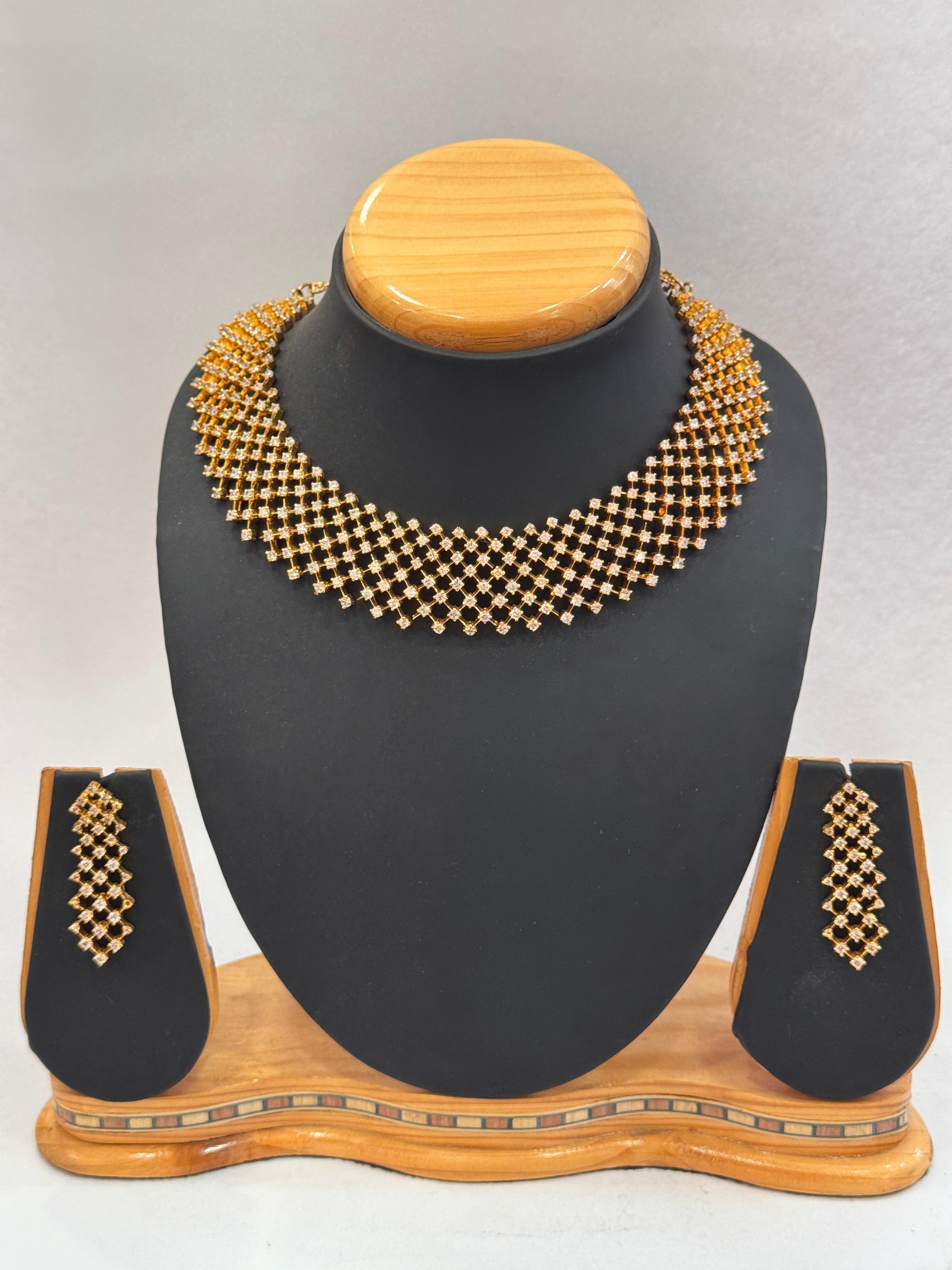 GOLD PLATED WHITE STONE CHOKER