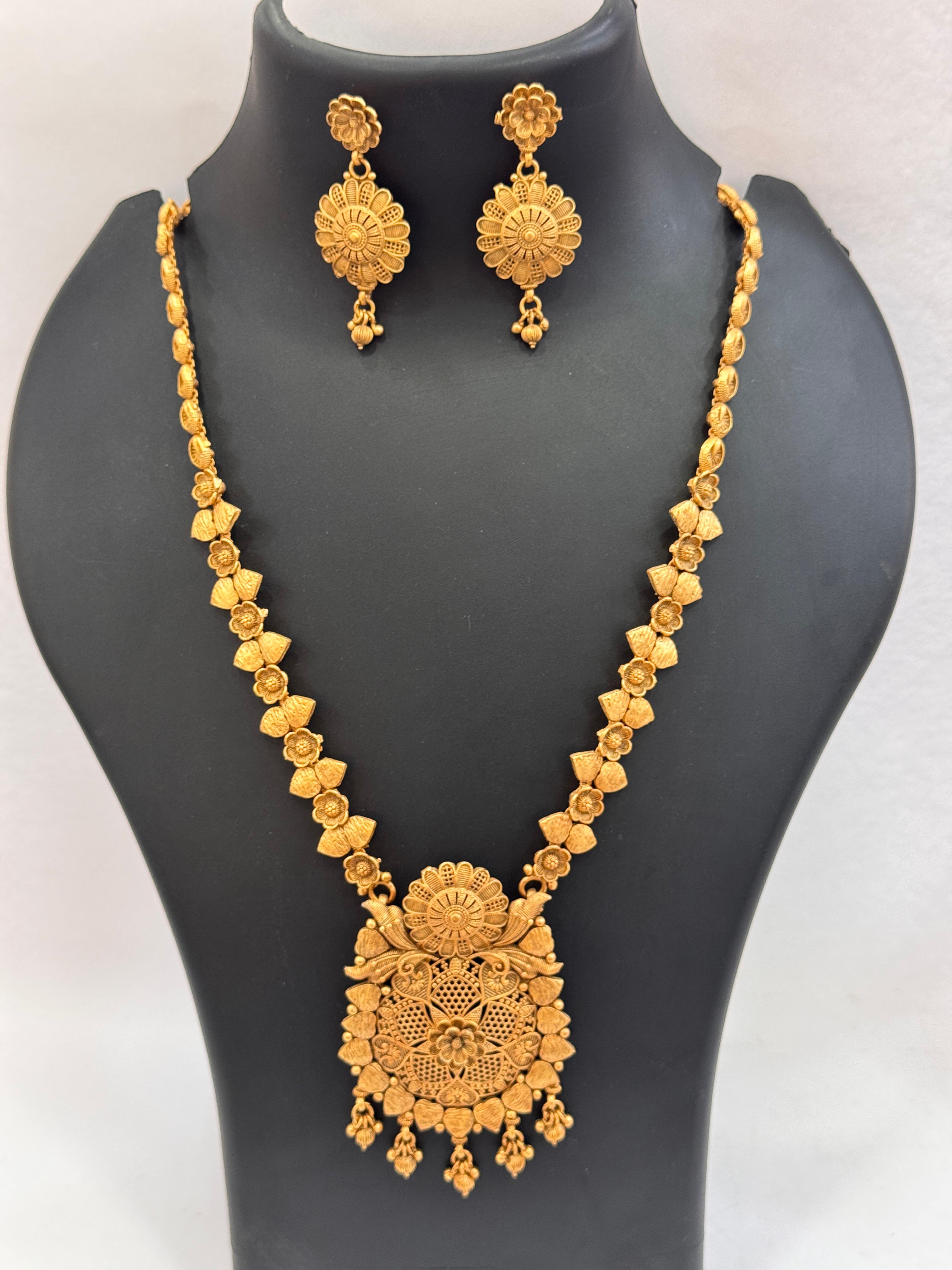 ANTIQUE LONG HARAM NON IDOL WITH EARRINGS